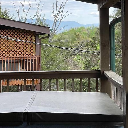 Peace By The Lake Sevierville Exterior photo