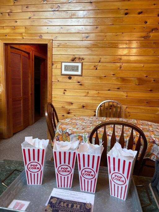 Peace By The Lake Sevierville Exterior photo